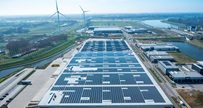 Distributiecentrum met zonnepanelen